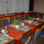 Hessisches Haus بيت ضيافة 3*